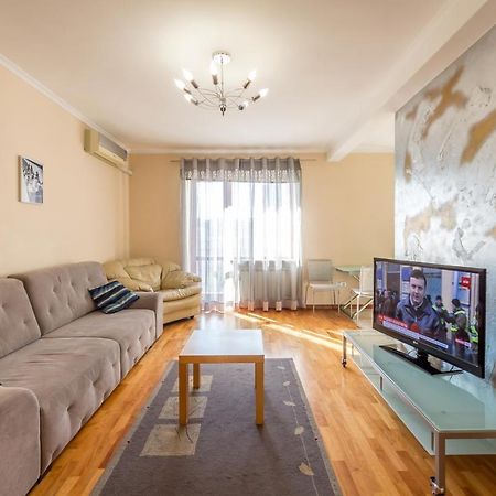 Apartment On Triokhsviatytelska Κίεβο Εξωτερικό φωτογραφία