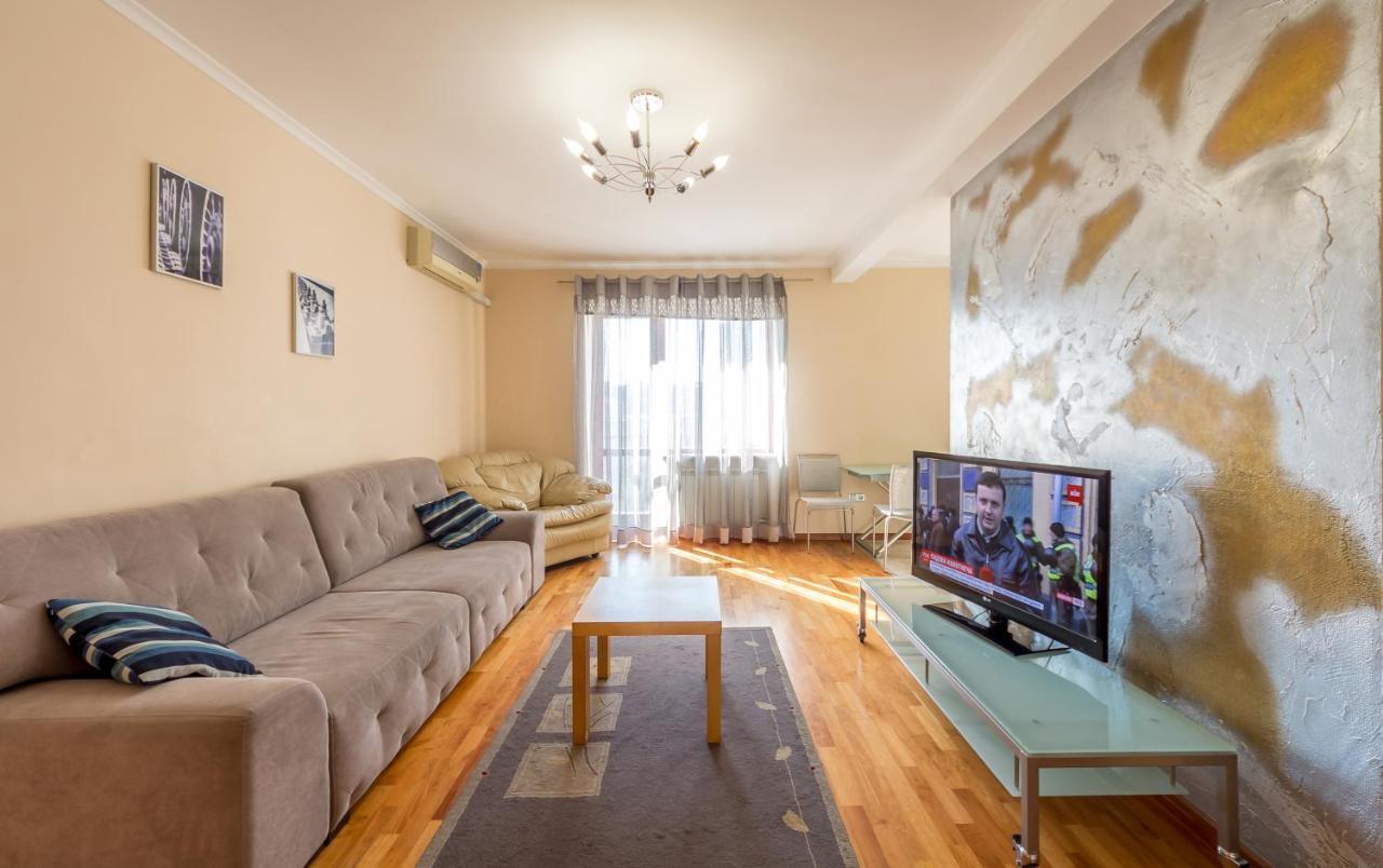 Apartment On Triokhsviatytelska Κίεβο Εξωτερικό φωτογραφία